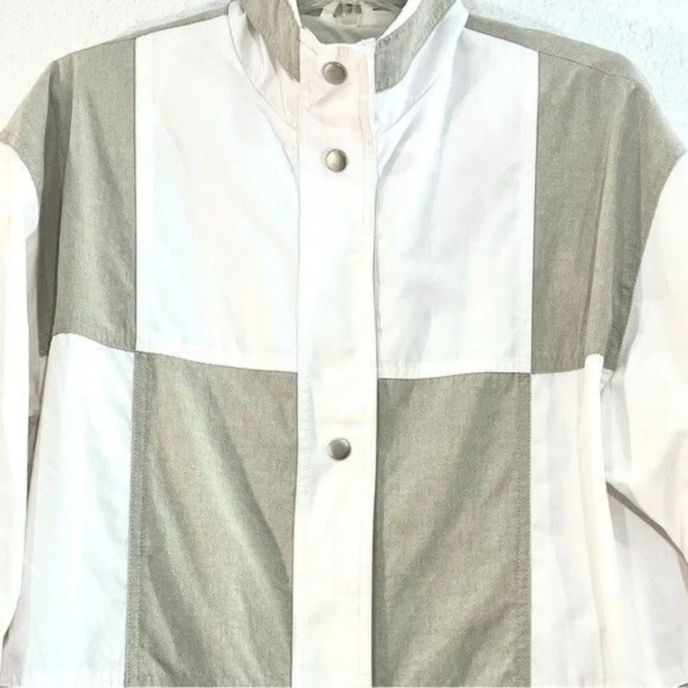 IZZI Outerwear Womens Beige and White Checkered Button Up Jacket Size Small - Picture 2 of 7